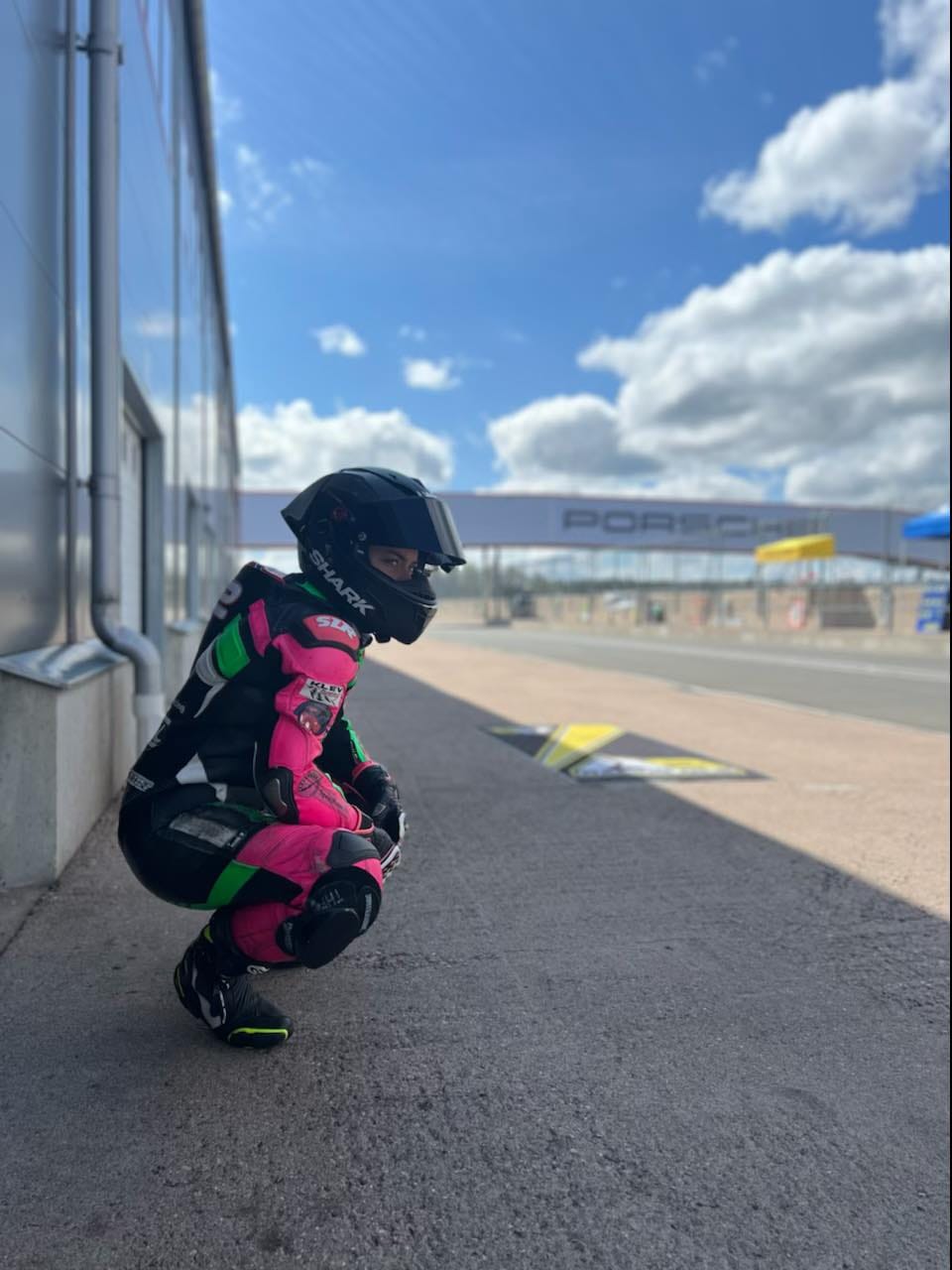 Read more about the article Seier til Desirée Sterner i Supersport 300 på Vålerbanen i helga