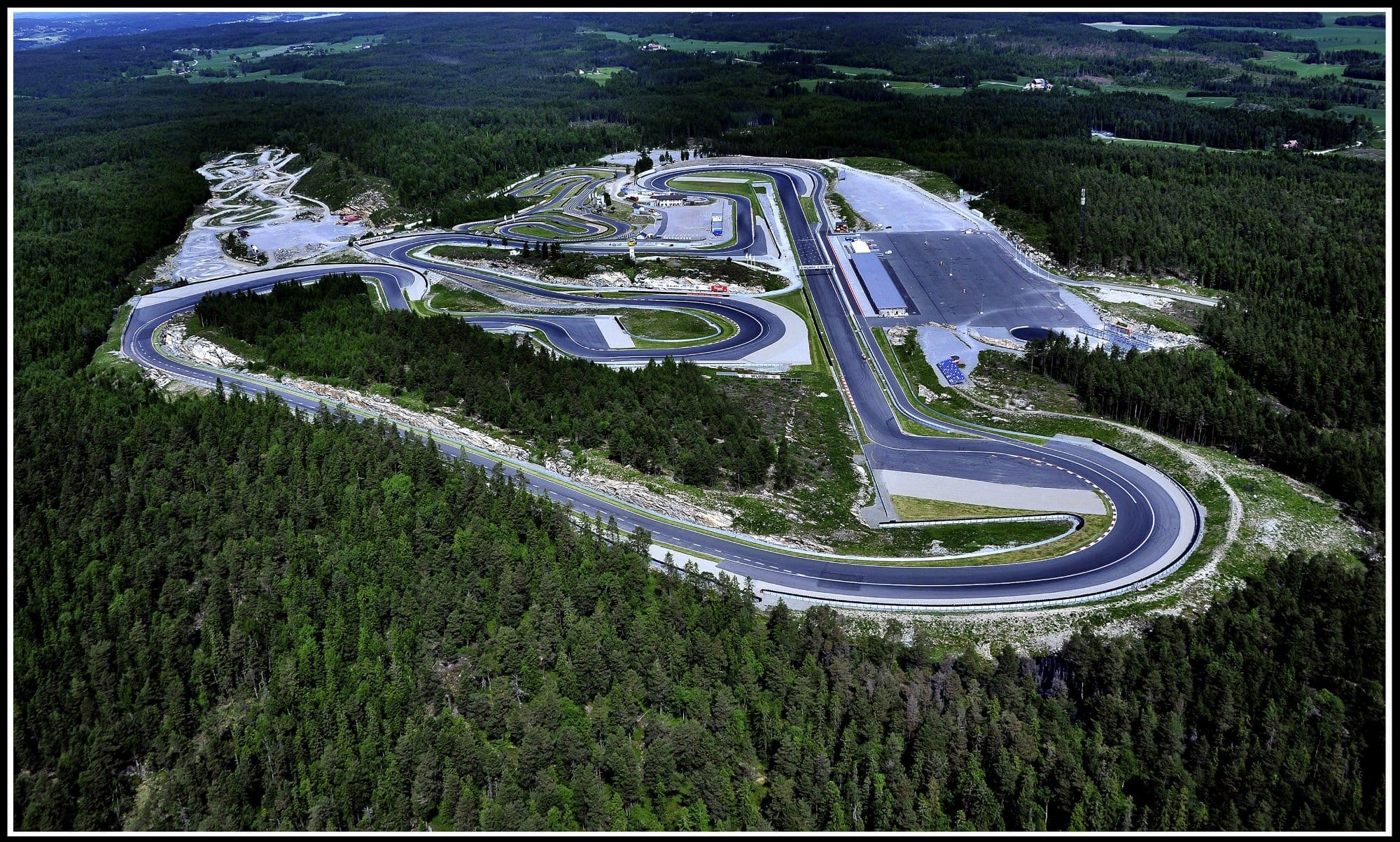 Read more about the article Bikelife Norge  holder førerutviklingskurs på Rudskogen Motorsenter med TV2 på hjul!