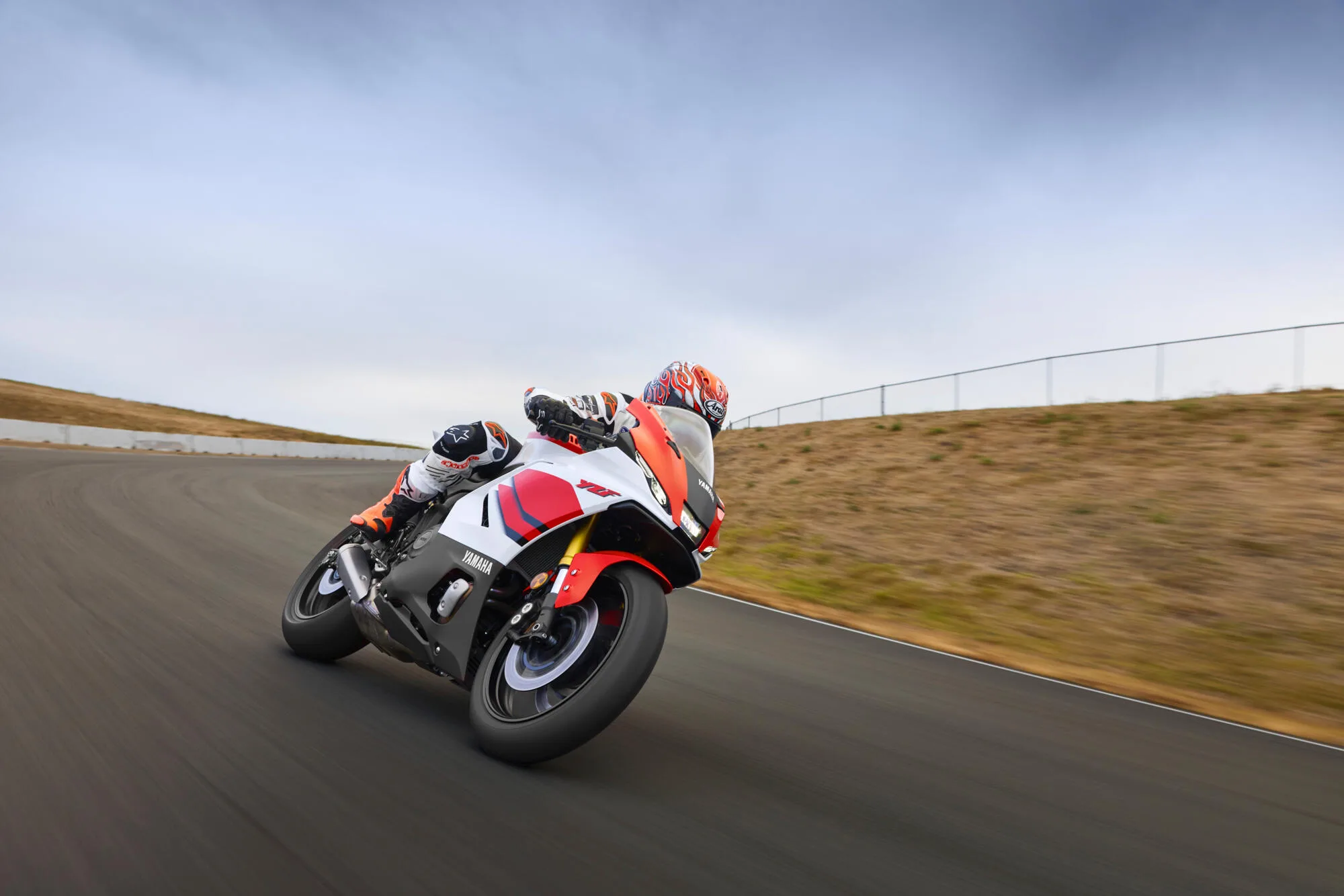 Read more about the article 2026 Yamaha R7